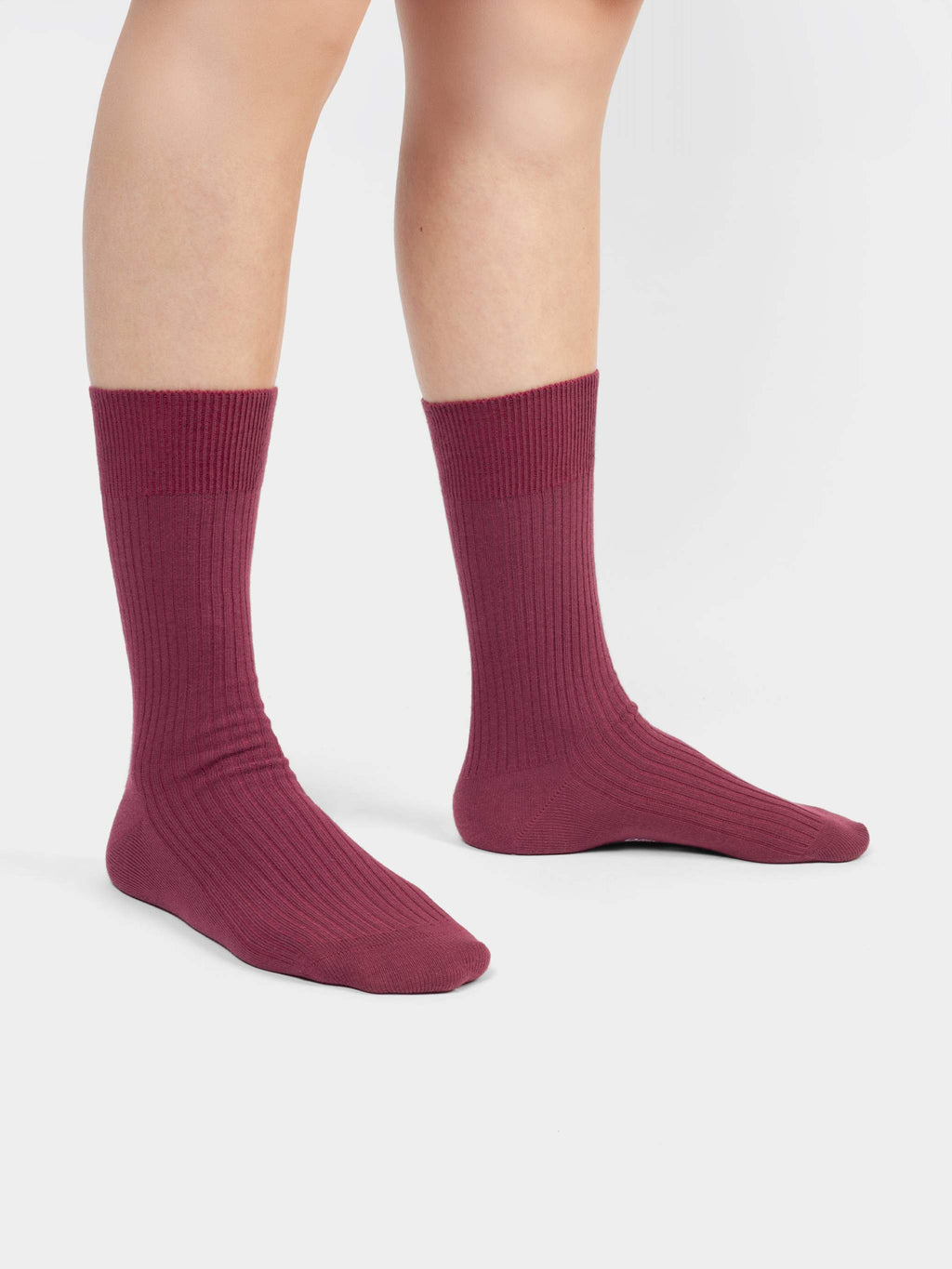 Weinrote Liebhabersocken mit Rippstruktur für edlen Stil