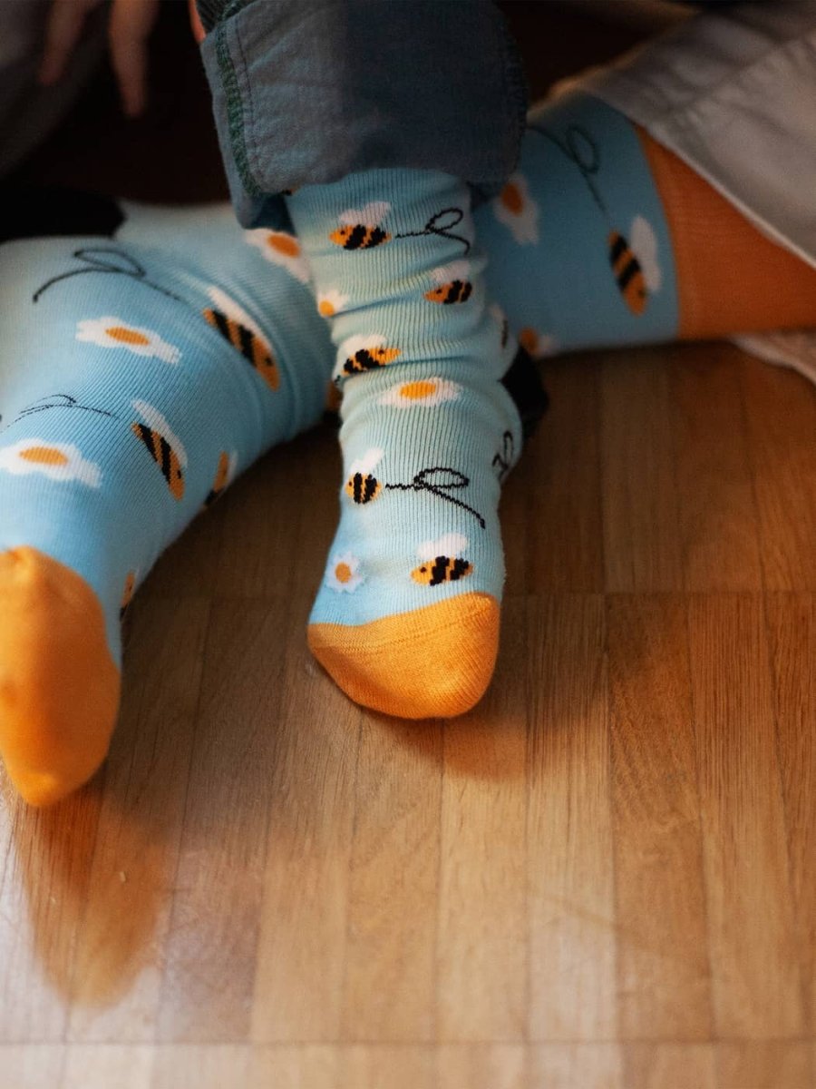 Anti - Rutsch Kindersocken Lil Busy Bees Non - Slip von DillySocks