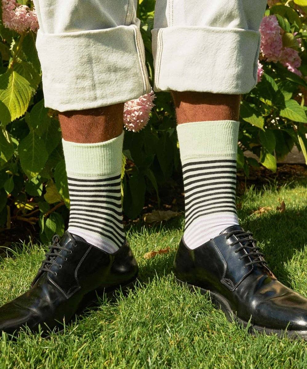 Vier farbige Four Mation Socken mit Streifen für gute Laune