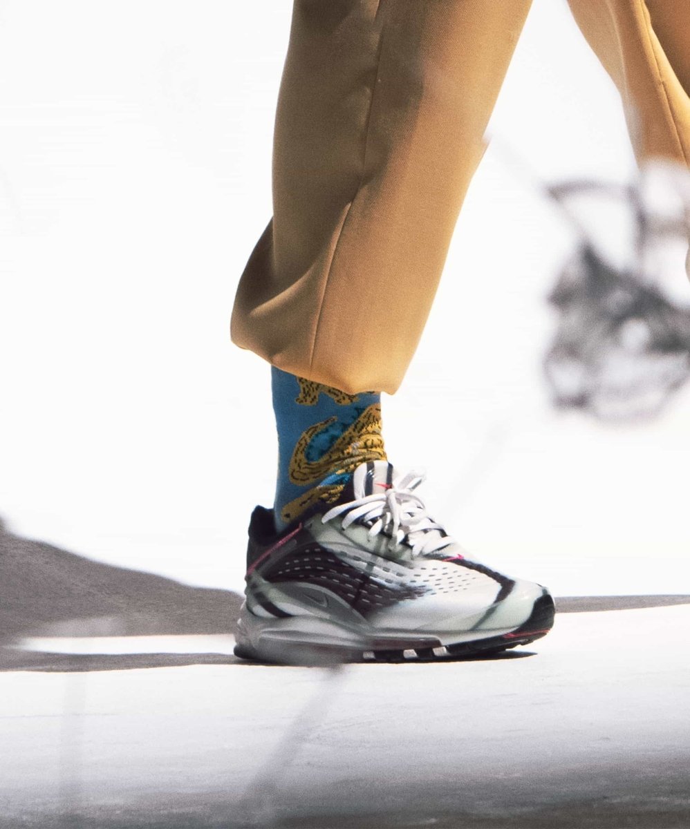 Socken Friendly Gozilla von DillySocks