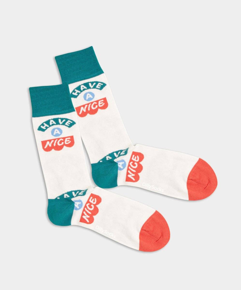 Socken mit Schriftzug "Have A Nice" als freundlicher Gruß für den Tag
