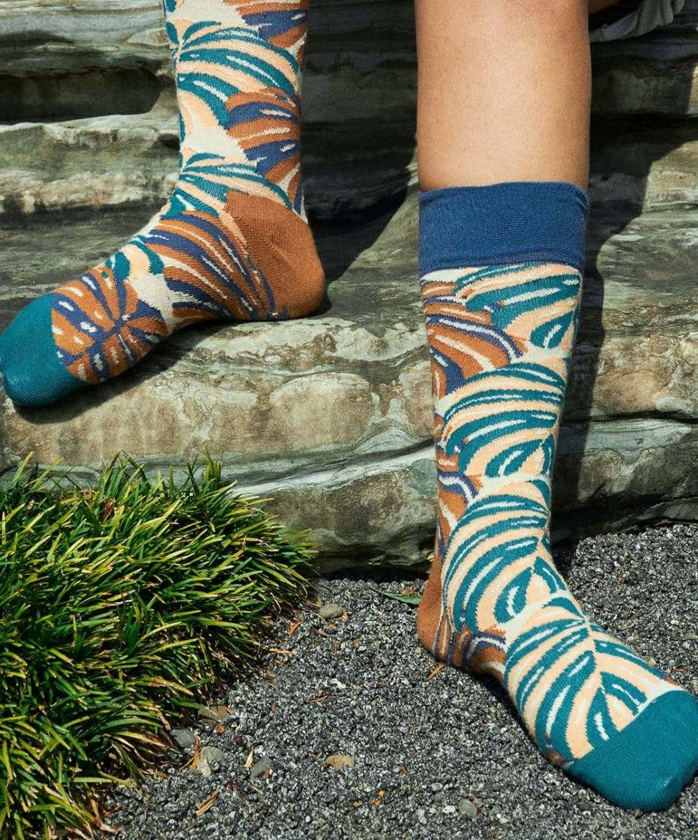 Monströse Monstera Socken mit Dschungel-Design für normal große Füße