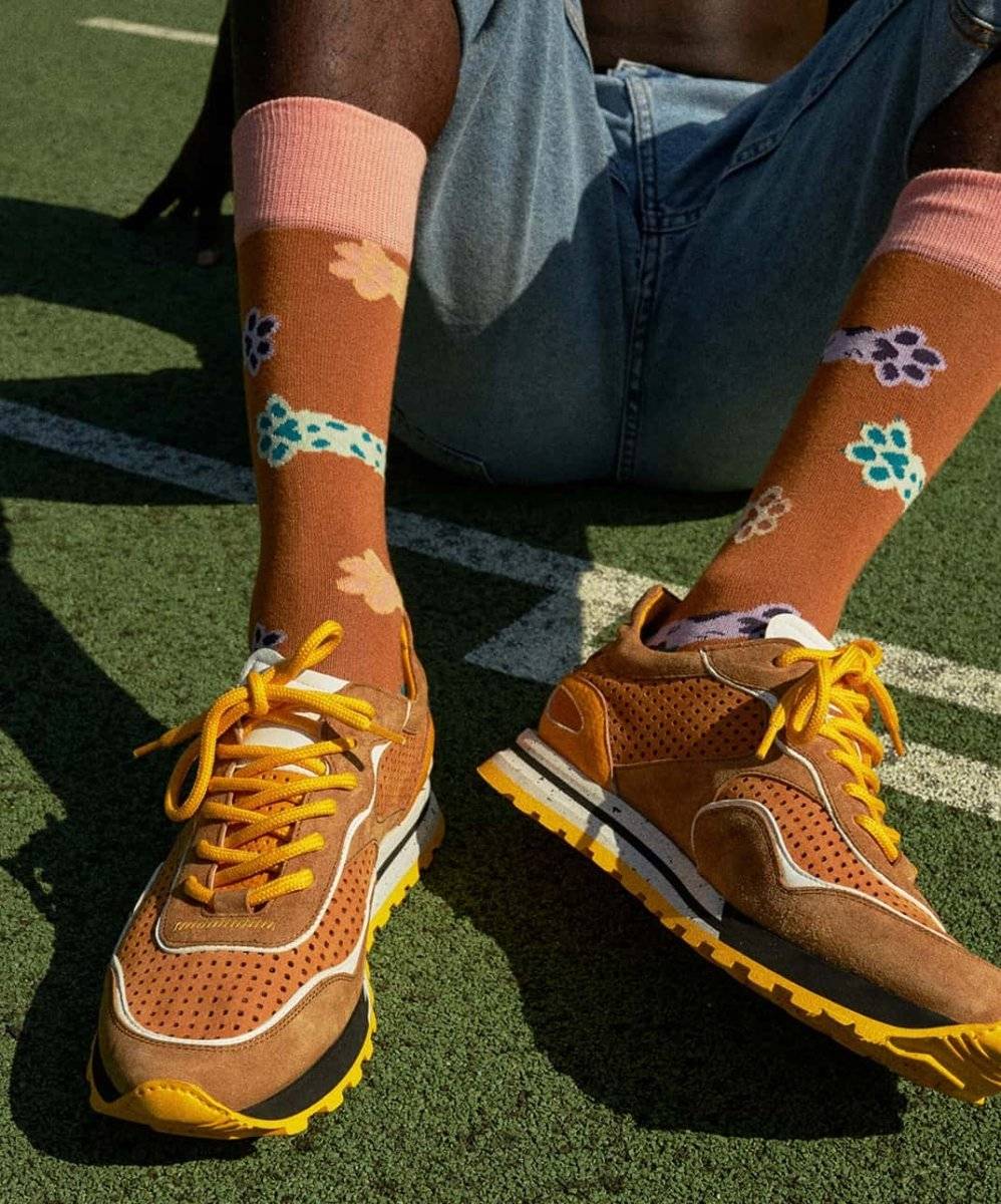 Pawsitive Socken mit Katzenpfotenmotiv für tierliebe Menschen